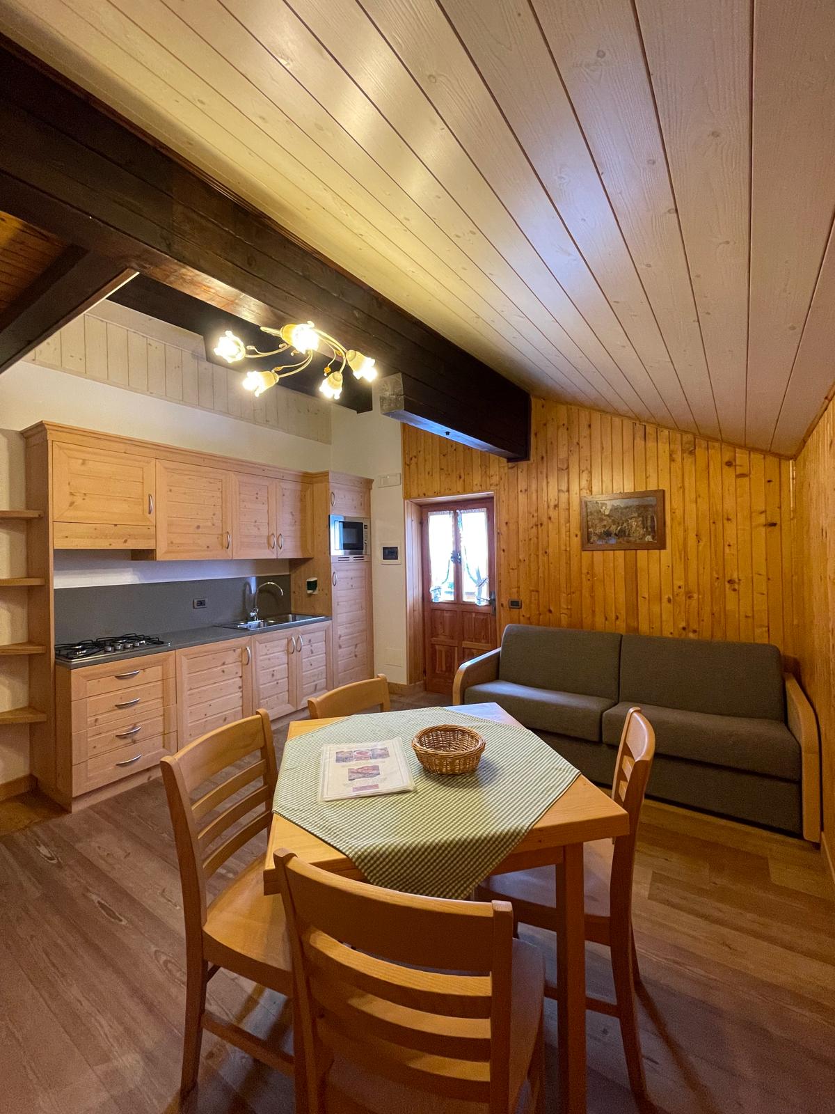 Dolomiti Village Casa sull'albero in legno in inverno